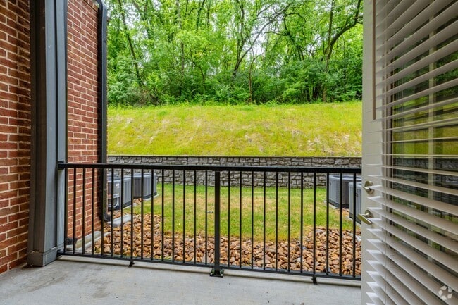 B1-ADA - 2BR, 2BA - 779SF - Patio