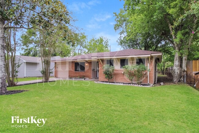 Building Photo - 4415 Akard St