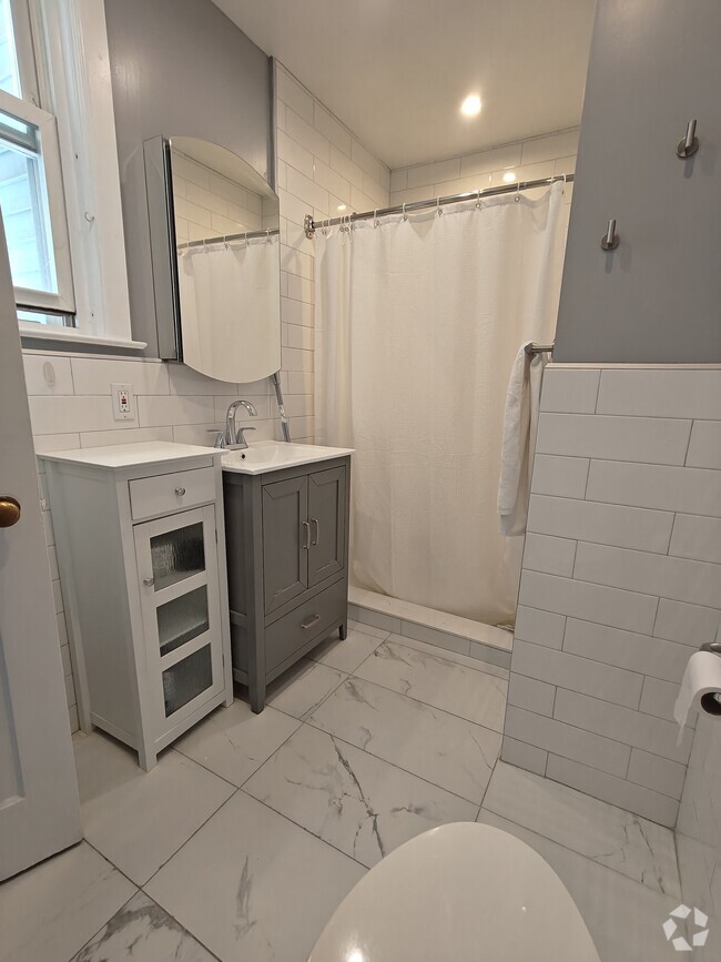 Building Photo - 46 First Ave Rental