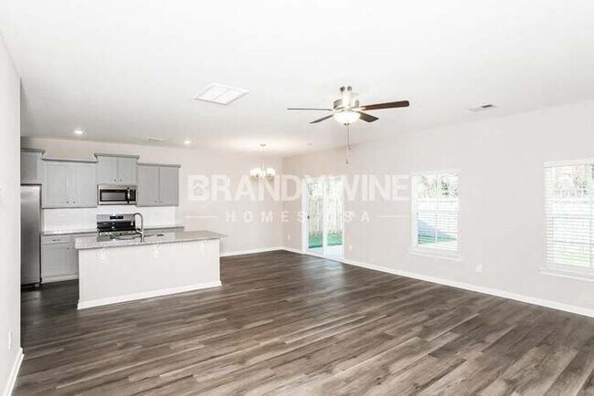 Photo - 415 Stonyhurst Dr