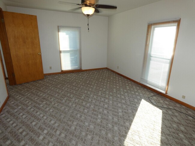 Photo - 137 N Wacouta Ave