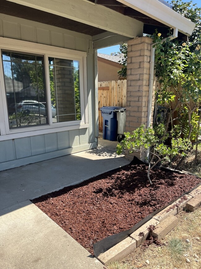 6936-6936 Sutro Ct Unidad 2BD