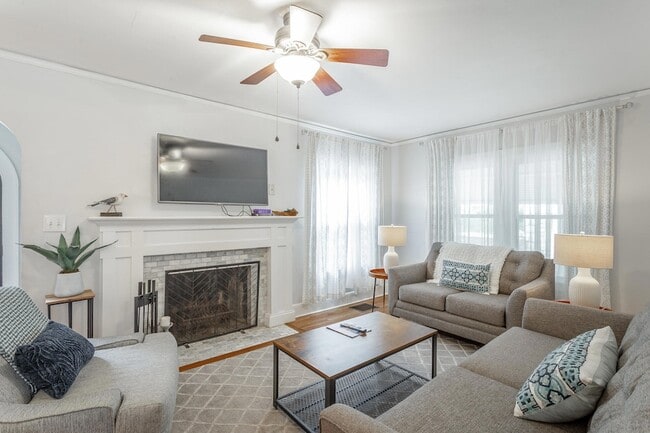 206 Woodrow Ave