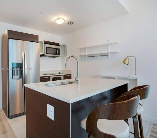 Photo - 1900 N Bayshore Dr Unit 03