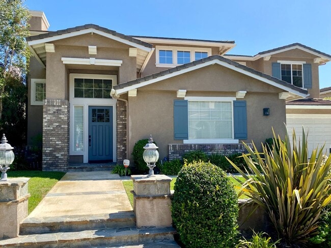 Building Photo - Beautiful 5 bedroom Newbury Park home with mountain views