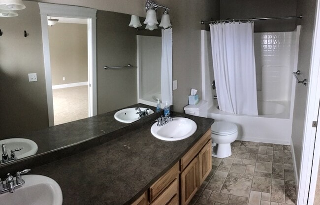 Photo - 1035 Road Runner St.