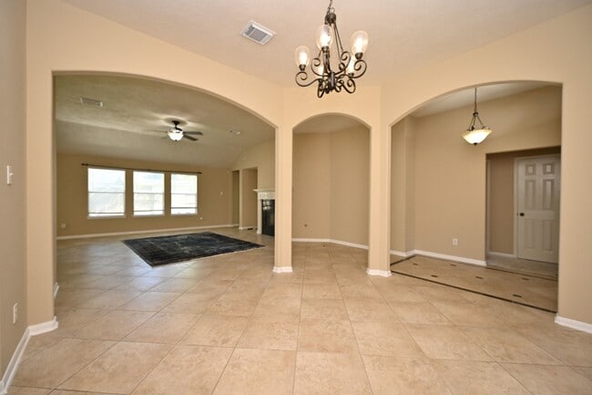 Photo - 219 N Wimberly Way