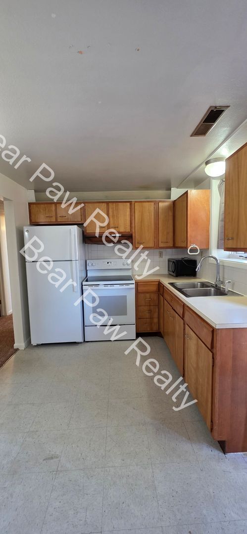 1889 Cherry Ct Unit 2