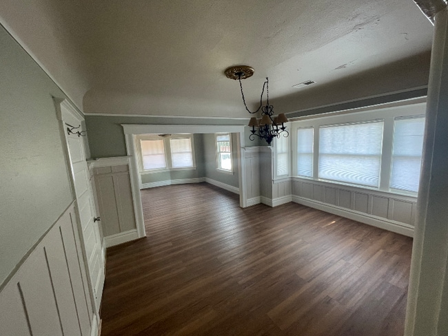 Photo - 1127 Elgin St