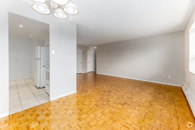 1BR, 1BA - 685SF - Kitchen/Living Room - 1265 Sixth Line