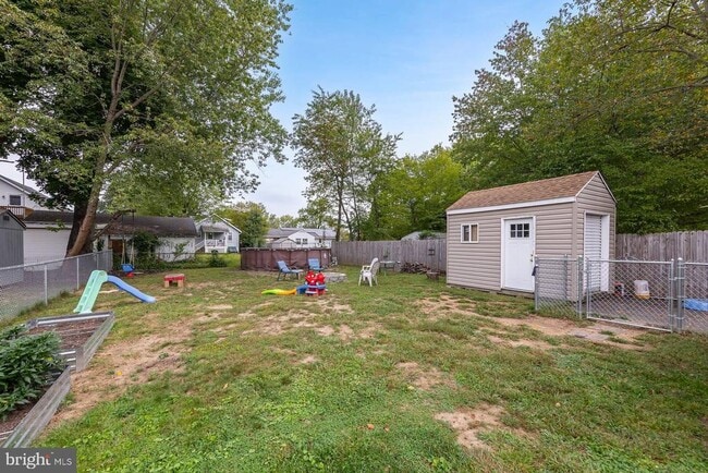 Photo - 33 E Clinton St