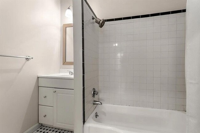 Photo - 668 Tremont St