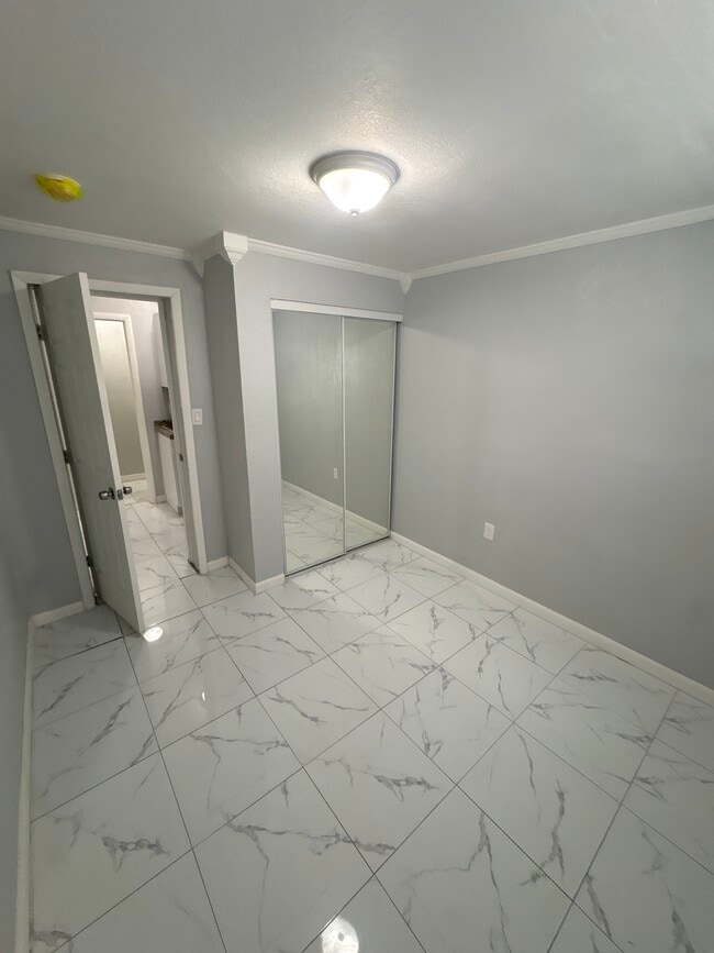 Photo - 545 SW 10th St Unit 3