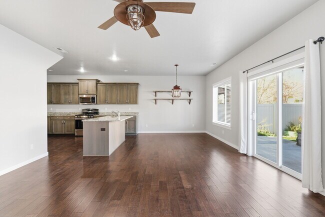 Photo - 9138 W Tillamook Dr