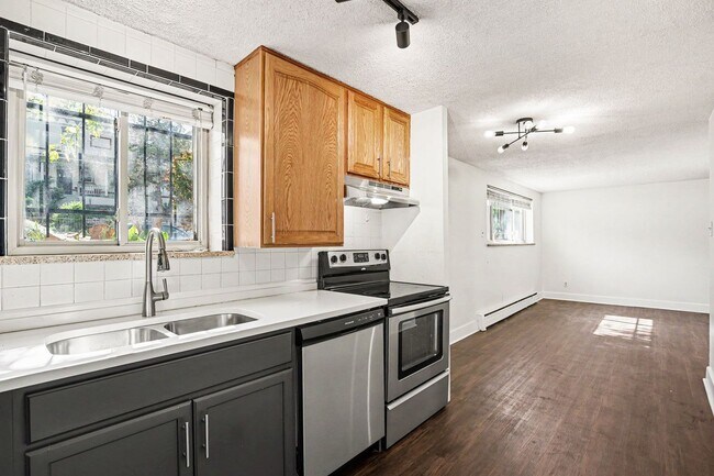 Photo - Charming 2-Bedroom Condo in a Prime Location - Cheesman Park! Unit 101