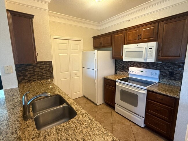Photo - 5463 Vineland Rd