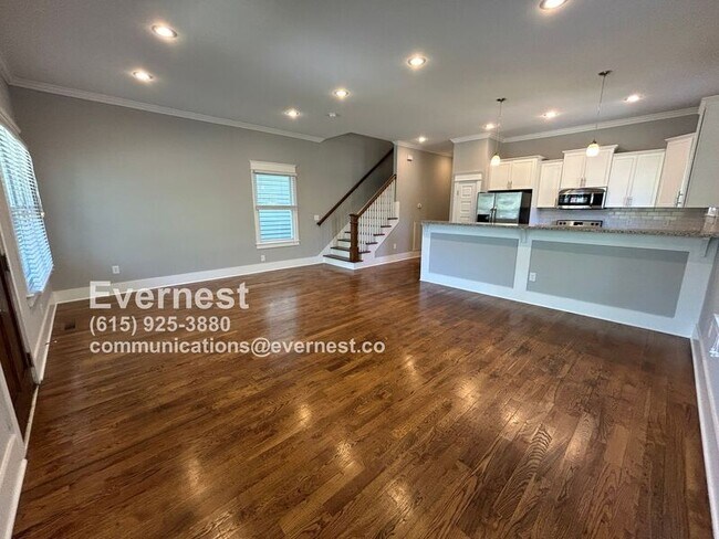 Photo - 922A Carolyn Ave