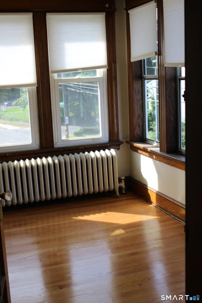 195 Highland Ave Unit 3