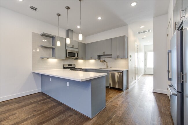 Photo - 8964 Zurcher Ln