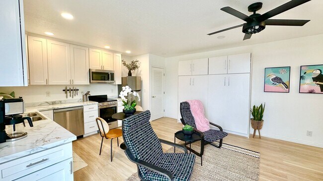 Photo - Beautiful Newer Remodeled Studio Unit in H...