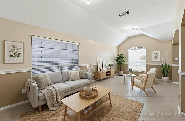 Photo - 421 Kingfisher Ln