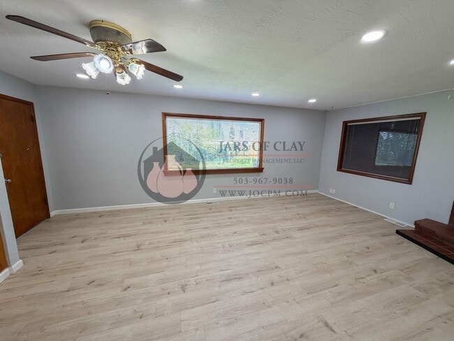 Photo - 3BR Single-Level Home in NE Salem | Tons of Storage!