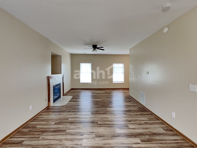 Photo - 1893 Sandy Lake Dr