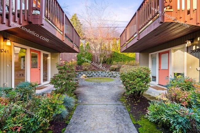 Photo - Cozy Multnomah Village Condo- Water, Sewer and Garbage included!