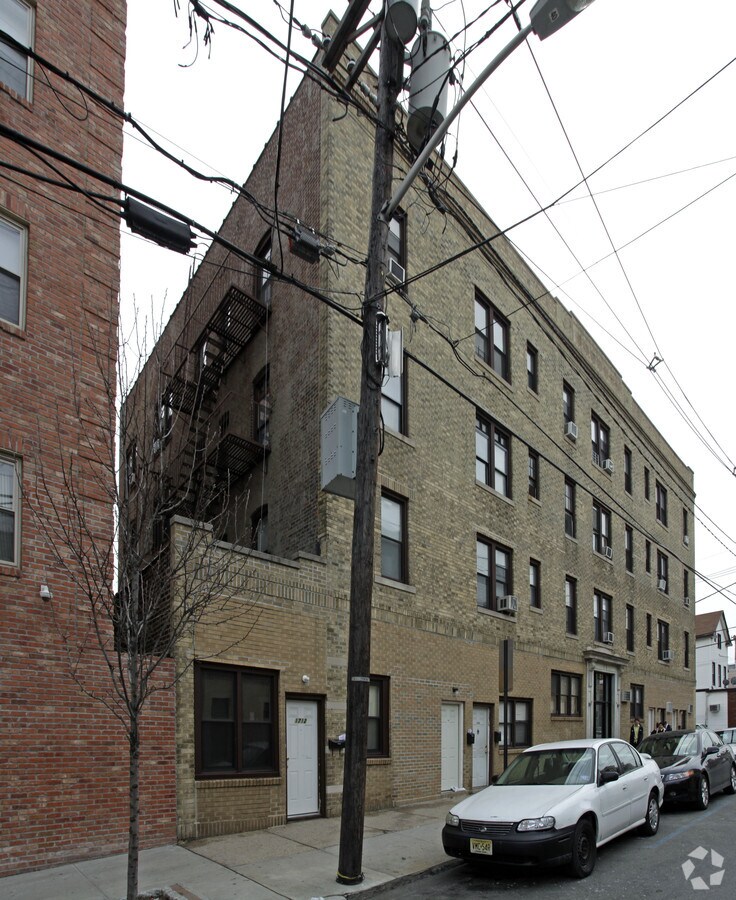 1700-1714 New York Ave - 1700-1714 New York Ave