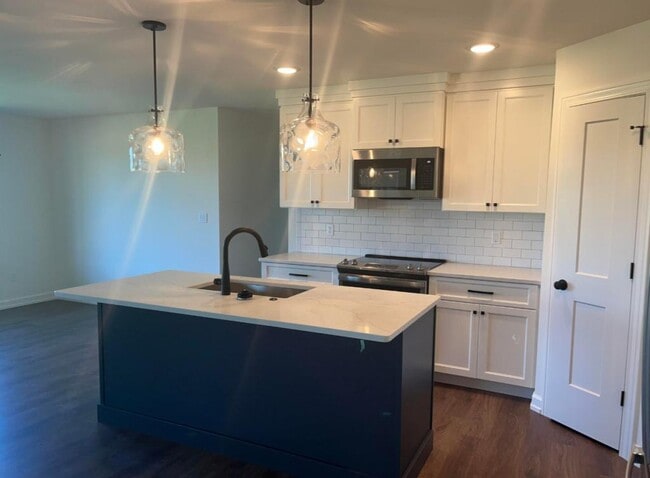 Kitchen - 1901 Wes Milligan Ln