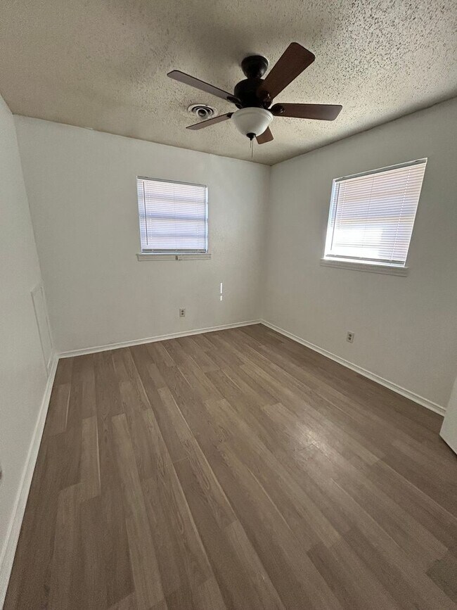 Photo - 1612 58th St Unidad B