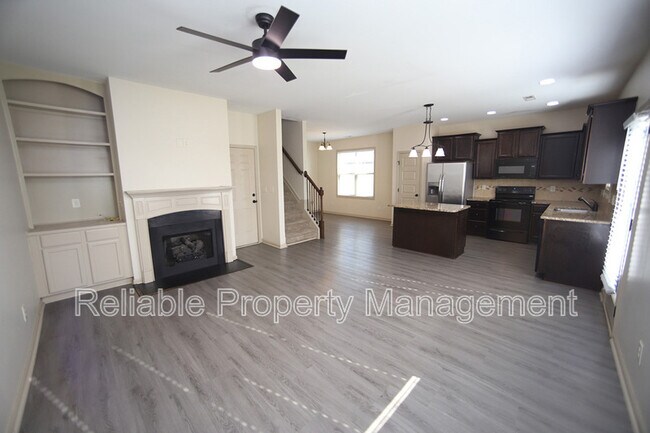 Photo - 198 Balboa Pkwy