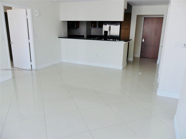 Photo - 31 SE 5th St Unidad 3517