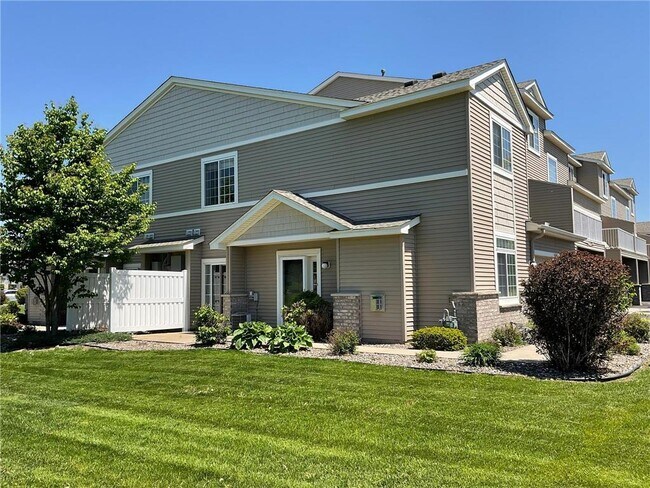 Photo - 6585 Olive Ln N