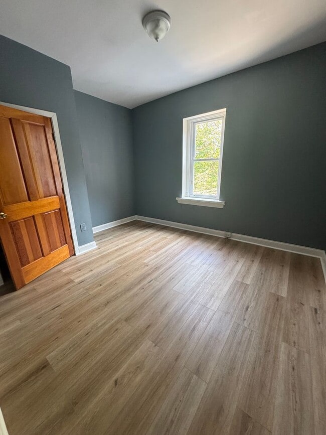 Photo - 4716 Woodland Ave Unit 3F