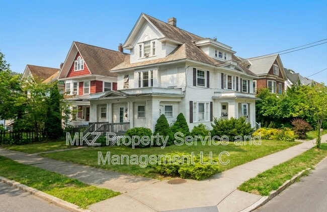 Photo - 288 W Lawrence St
