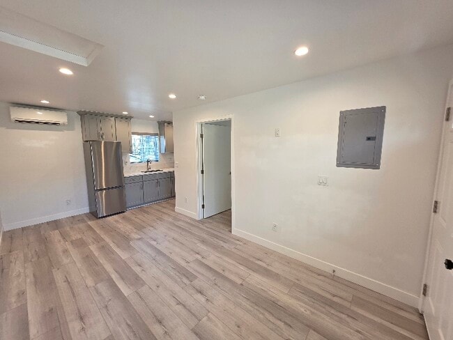 Photo - 308 E Elmwood Ave Unit 102