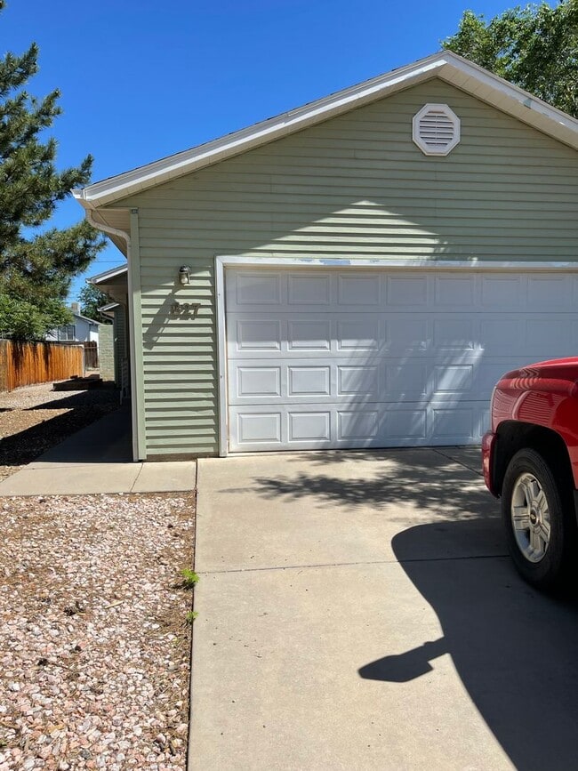 3 Bedroom Home with Shop - 3 Bedroom Home with Shop