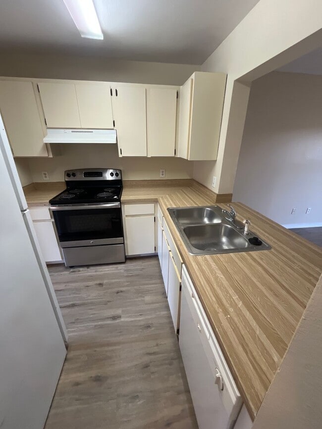 Photo - For Rent-2-bedroom, 2.5-bathroom located i...