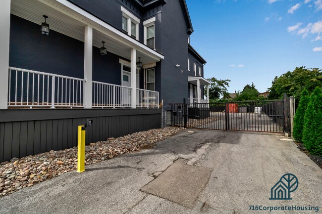 Photo - 36 E Utica St Unit 1C