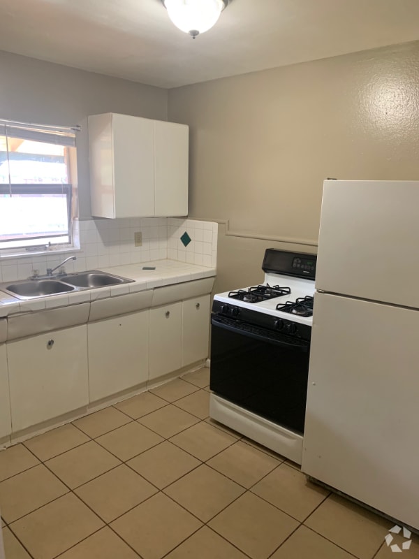 Building Photo - 3701 Sleeper Ave Rental