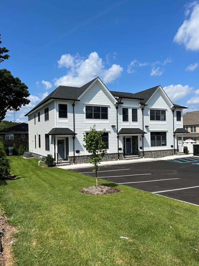 501 N Midland Ave Apartments Unit B Saddle Brook, NJ