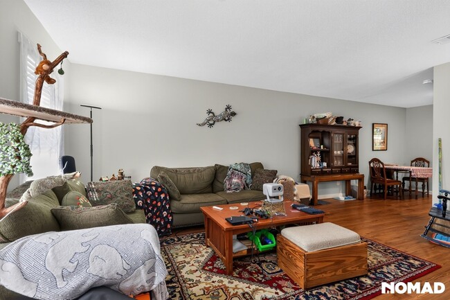 Photo - 876 College Ave