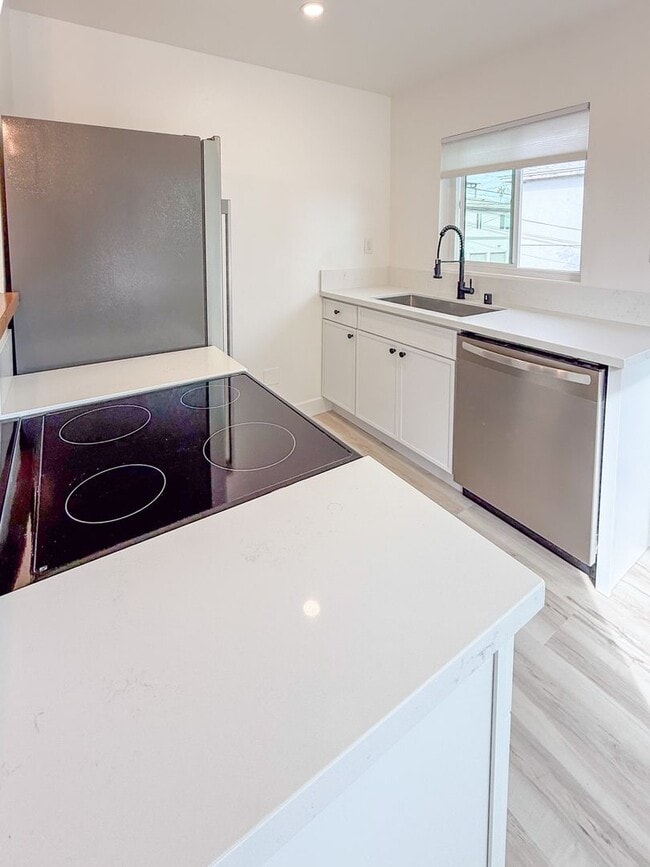 Photo - 4211-4219 Jewell Unit 4211