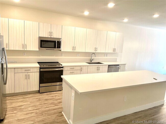 Photo - 15817 NW 91st Ct