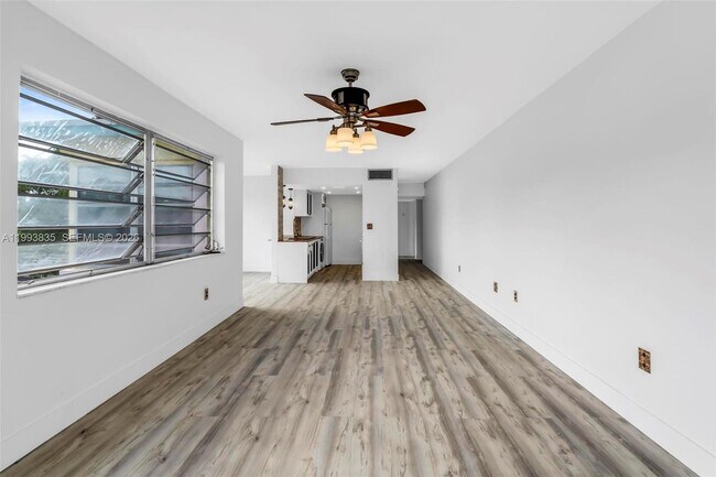 Photo - 285 NE 191st St Unit 2925