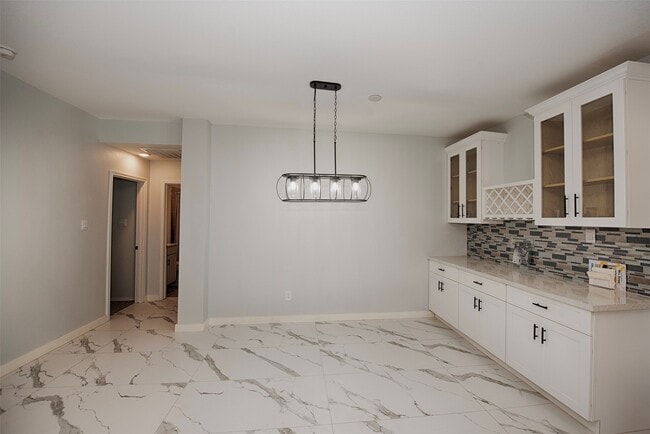 Photo - 15223 Mayflower St