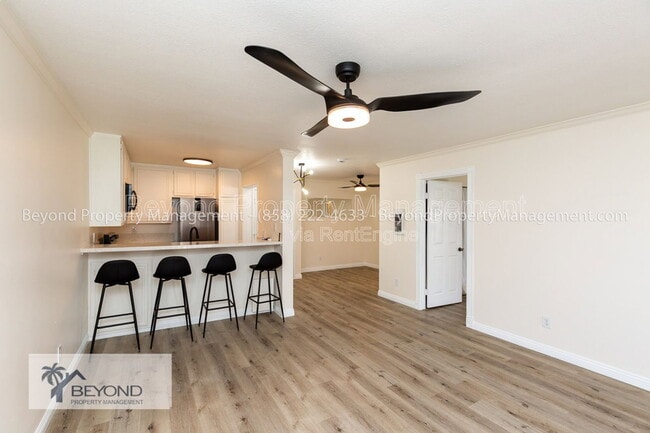 Photo - 6924 Hyde Park Dr Unit 214