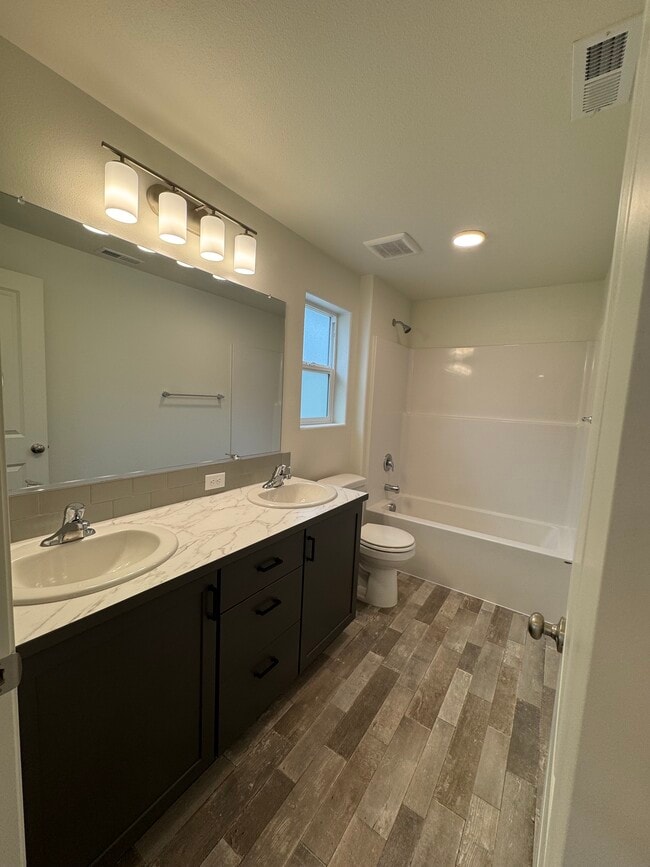 1182 S 43rd Pl