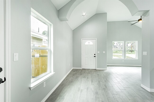 Photo - 16881 Glenheath St